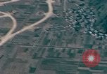 Standbild Us-Flugzeuge Gun camera Footage Okinawa Ryukyu Inseln, 1945, aus Sekunde 7 historischem Filmmaterial Videoclip 65675040484