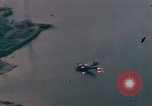 Standbild Us-Flugzeuge Gun camera Footage Okinawa Ryukyu Inseln, 1945, aus Sekunde 19 historischem Filmmaterial Videoclip 65675040484