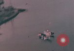 Standbild Us-Flugzeuge Gun camera Footage Okinawa Ryukyu Inseln, 1945, aus Sekunde 20 historischem Filmmaterial Videoclip 65675040484