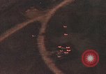 Standbild Us-Flugzeuge Gun camera Footage Okinawa Ryukyu Inseln, 1945, aus Sekunde 42 historischem Filmmaterial Videoclip 65675040484