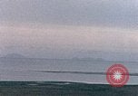 Standbild Us-Flugzeuge Gun camera Footage Okinawa Ryukyu Inseln, 1945, aus Sekunde 52 historischem Filmmaterial Videoclip 65675040484