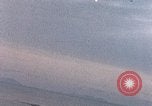 Standbild Us-Flugzeuge Gun camera Footage Okinawa Ryukyu Inseln, 1945, aus Sekunde 53 historischem Filmmaterial Videoclip 65675040484