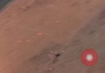 Standbild Us-Flugzeuge Gun camera Footage Okinawa Ryukyu Inseln, 1945, aus Sekunde 58 historischem Filmmaterial Videoclip 65675040484