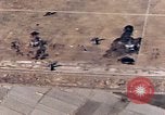 Standbild japanische Flugzeuge Okinawa Ryukyu Inseln, 1945, aus Sekunde 10 historischem Filmmaterial Videoclip 65675040485