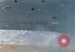 Standbild japanische Flugzeuge Okinawa Ryukyu Inseln, 1945, aus Sekunde 14 historischem Filmmaterial Videoclip 65675040485