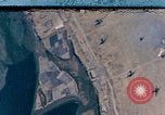 Standbild japanische Flugzeuge Okinawa Ryukyu Inseln, 1945, aus Sekunde 30 historischem Filmmaterial Videoclip 65675040485
