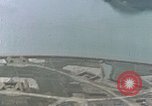 Standbild japanische Sampan Okinawa Ryukyu Inseln, 1945, aus Sekunde 6 historischem Filmmaterial Videoclip 65675040487