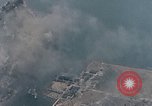 Standbild japanische Sampan Okinawa Ryukyu Inseln, 1945, aus Sekunde 17 historischem Filmmaterial Videoclip 65675040487