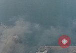 Standbild japanische Sampan Okinawa Ryukyu Inseln, 1945, aus Sekunde 18 historischem Filmmaterial Videoclip 65675040487