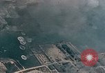 Standbild japanische Sampan Okinawa Ryukyu Inseln, 1945, aus Sekunde 26 historischem Filmmaterial Videoclip 65675040487