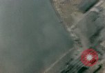 Standbild japanische Sampan Okinawa Ryukyu Inseln, 1945, aus Sekunde 28 historischem Filmmaterial Videoclip 65675040487
