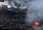 Standbild Bombardierung Okinawa Ryukyu Inseln, 1945, aus Sekunde 6 historischem Filmmaterial Videoclip 65675040491