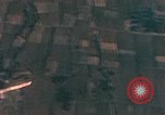Standbild strafing Okinawa Ryukyu Inseln, 1945, aus Sekunde 20 historischem Filmmaterial Videoclip 65675040493