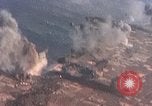 Standbild strafing Okinawa Ryukyu Inseln, 1945, aus Sekunde 24 historischem Filmmaterial Videoclip 65675040493