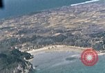 Standbild strafing Okinawa Ryukyu Inseln, 1945, aus Sekunde 34 historischem Filmmaterial Videoclip 65675040493