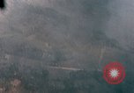 Standbild strafing Okinawa Ryukyu Inseln, 1945, aus Sekunde 27 historischem Filmmaterial Videoclip 65675040495