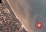 Standbild strafing Okinawa Ryukyu Inseln, 1945, aus Sekunde 36 historischem Filmmaterial Videoclip 65675040495