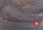 Standbild US-Flugzeuge strafing Ziele auf Okinawa Okinawa Ryukyu Inseln, 1945, aus Sekunde 6 historischem Filmmaterial Videoclip 65675040496