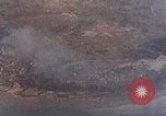 Standbild US-Flugzeuge strafing Ziele auf Okinawa Okinawa Ryukyu Inseln, 1945, aus Sekunde 8 historischem Filmmaterial Videoclip 65675040496