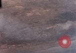 Standbild US-Flugzeuge strafing Ziele auf Okinawa Okinawa Ryukyu Inseln, 1945, aus Sekunde 11 historischem Filmmaterial Videoclip 65675040496