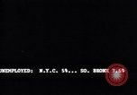Immagine di Riprese aeree del South Bronx e treno elevata South Bronx New York City USA, 1965, secondo 35 filmato di repertorio 65675040519