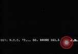 Immagine di Riprese aeree del South Bronx e treno elevata South Bronx New York City USA, 1965, secondo 48 filmato di repertorio 65675040519
