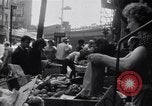 Immagine di Bronx meridionale negli anni '60 New York City USA, 1965, secondo 39 filmato di repertorio 65675040521