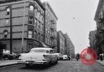 Standbild Einwohner der South Bronx South Bronx New York City USA, 1965, aus Sekunde 9 historischem Filmmaterial Videoclip 65675040522