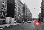 Standbild Einwohner der South Bronx South Bronx New York City USA, 1965, aus Sekunde 19 historischem Filmmaterial Videoclip 65675040522