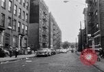 Standbild Einwohner der South Bronx South Bronx New York City USA, 1965, aus Sekunde 22 historischem Filmmaterial Videoclip 65675040522