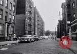 Standbild Einwohner der South Bronx South Bronx New York City USA, 1965, aus Sekunde 23 historischem Filmmaterial Videoclip 65675040522