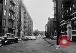 Standbild Einwohner der South Bronx South Bronx New York City USA, 1965, aus Sekunde 26 historischem Filmmaterial Videoclip 65675040522