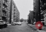 Standbild Einwohner der South Bronx South Bronx New York City USA, 1965, aus Sekunde 27 historischem Filmmaterial Videoclip 65675040522