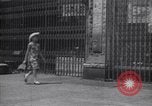 Standbild Einwohner der South Bronx South Bronx New York City USA, 1965, aus Sekunde 29 historischem Filmmaterial Videoclip 65675040522