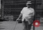 Standbild Einwohner der South Bronx South Bronx New York City USA, 1965, aus Sekunde 30 historischem Filmmaterial Videoclip 65675040522