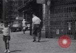 Standbild Einwohner der South Bronx South Bronx New York City USA, 1965, aus Sekunde 33 historischem Filmmaterial Videoclip 65675040522
