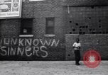Standbild Einwohner der South Bronx South Bronx New York City USA, 1965, aus Sekunde 38 historischem Filmmaterial Videoclip 65675040522
