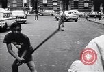 Standbild Einwohner der South Bronx South Bronx New York City USA, 1965, aus Sekunde 58 historischem Filmmaterial Videoclip 65675040522
