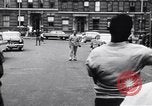 Standbild Einwohner der South Bronx South Bronx New York City USA, 1965, aus Sekunde 60 historischem Filmmaterial Videoclip 65675040522