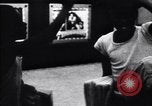 Standbild Nachtleben in South Bronx South Bronx New York City USA, 1965, aus Sekunde 17 historischem Filmmaterial Videoclip 65675040523