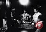 Standbild Nachtleben in South Bronx South Bronx New York City USA, 1965, aus Sekunde 37 historischem Filmmaterial Videoclip 65675040523