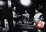 Standbild Nachtleben in South Bronx South Bronx New York City USA, 1965, aus Sekunde 39 historischem Filmmaterial Videoclip 65675040523
