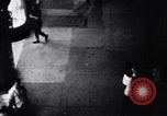 Standbild Nachtleben in South Bronx South Bronx New York City USA, 1965, aus Sekunde 45 historischem Filmmaterial Videoclip 65675040523