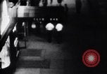 Standbild Nachtleben in South Bronx South Bronx New York City USA, 1965, aus Sekunde 48 historischem Filmmaterial Videoclip 65675040523