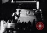 Standbild Nachtleben in South Bronx South Bronx New York City USA, 1965, aus Sekunde 52 historischem Filmmaterial Videoclip 65675040523