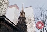 Immagine di Il World Trade Center e San Paolo Cappella New York City USA, 1970, secondo 15 filmato di repertorio 65675040529