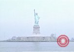 Standbild Freiheitsstatue New York City USA, 1970, aus Sekunde 11 historischem Filmmaterial Videoclip 65675040537