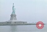 Standbild Freiheitsstatue New York City USA, 1970, aus Sekunde 26 historischem Filmmaterial Videoclip 65675040537