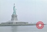 Standbild Freiheitsstatue New York City USA, 1970, aus Sekunde 29 historischem Filmmaterial Videoclip 65675040537