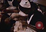 Standbild Handarbeiten und nähen Klasse Kingston Jamaika, 1972, aus Sekunde 24 historischem Filmmaterial Videoclip 65675040547